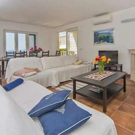 Villa I Sassi Bianchi - East