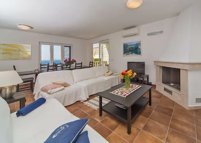 I Sassi Bianchi - East *